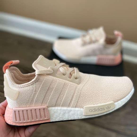 nmd r1 size 9